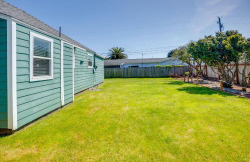 Walk to Gold Beach Charming Cottage with Yard! - Foto 24