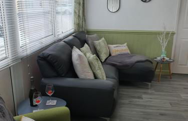 Chalet Ty Lilli Wen -Sleep 6- Pet friendly - Photo 11