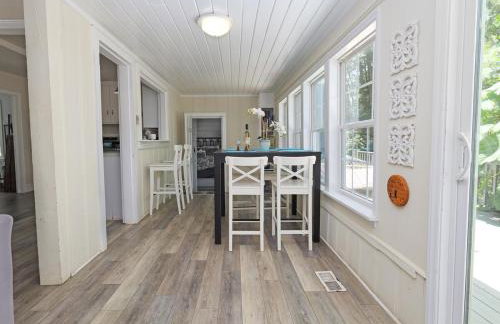 Dog Friendly Lakeside Escape with Hammock and Fire Pit - Foto 55