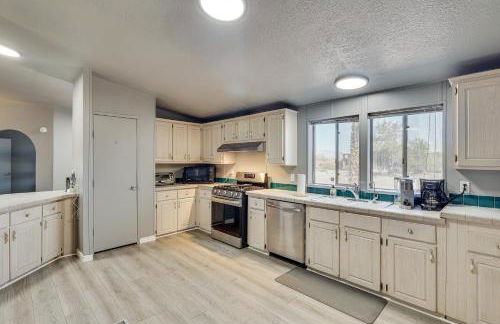 Golf, Fish and Unwind! Group Getaway in Fort Mohave - Foto 10