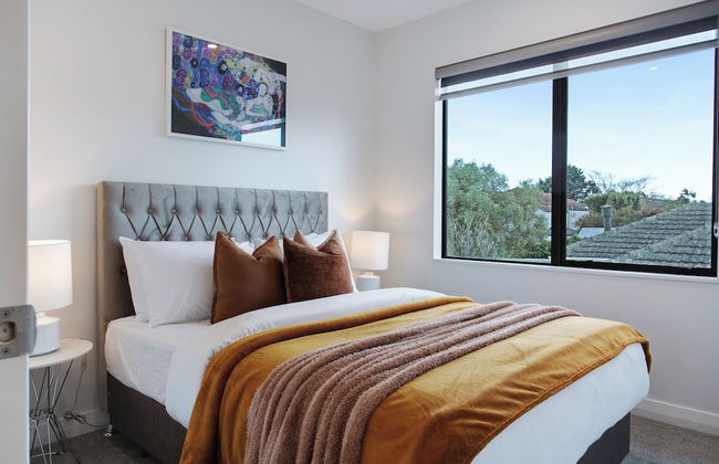 Central Oasis Townhouse with Parking - Photo 5