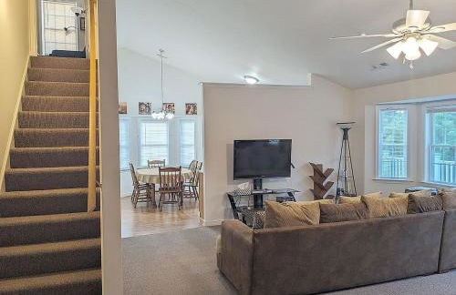 Cheerful 4Br Water View Lakehouse with Dock & More - Foto 26