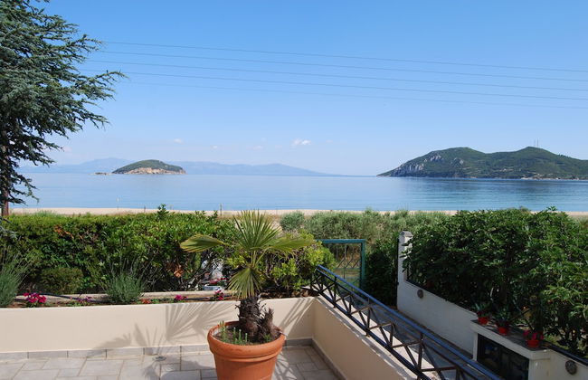 Blue Crystal Villa - Photo 1