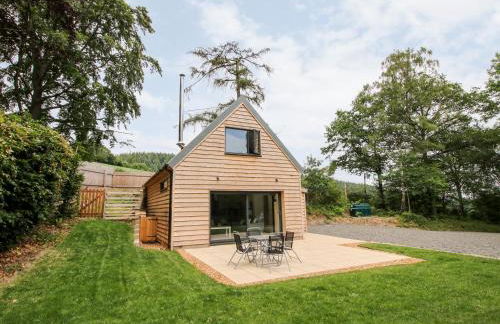 The Larches - Photo 2