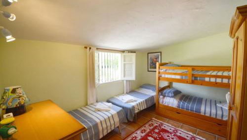 A lovely family villa with heated pool - Photo 4