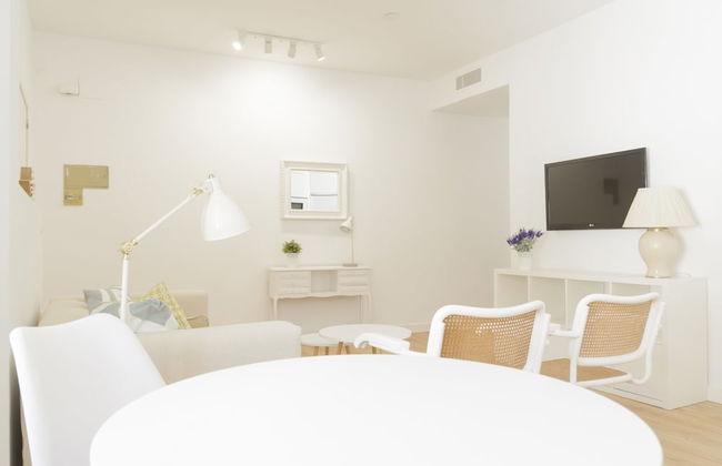 Deluxe Apart. Plaza de La Trinidad - Photo 20