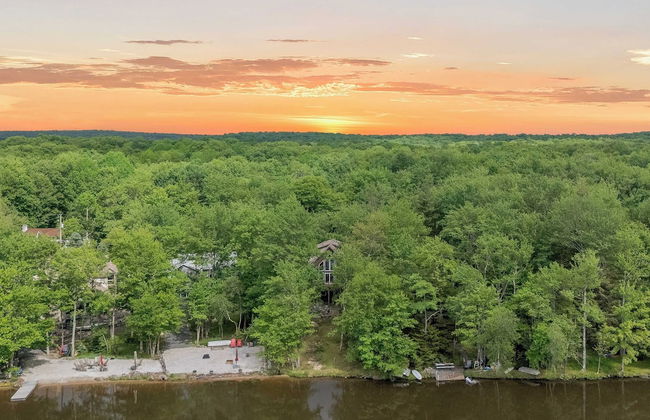 Tavern at the Woods by Avantstay Lakefront Views, Hot Tub, Firepit, Game Room - Foto 54