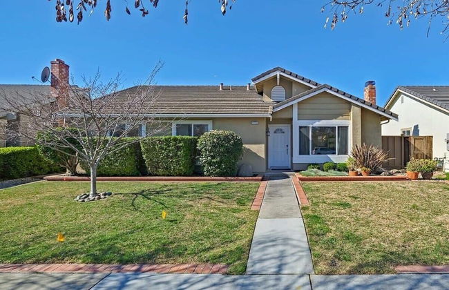 @ Marbella Lane - 4BR Home Away From Home Ldry - Foto 32