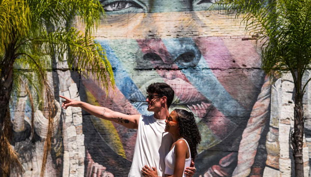 Tour del Museo del Domani + Boulevard Olimpico - Foto 4, Accanto al Murales delle Etnie