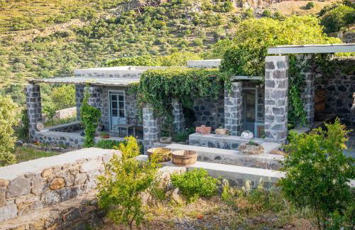 Pavlaina Complex of Traditional Residences in Nisyros. Enjoy the garden and the Sea View - Foto 41