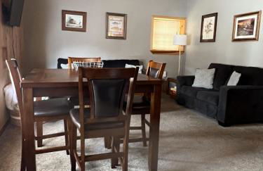 Stay In Ohiopyle - closest place to the GAP trail in Ohiopyle, PA, Hot Tub - Foto 5