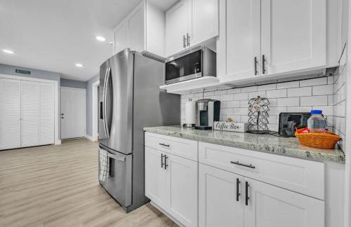 Modern Luxury with Pool Table 3BR-5BD Sleeps 10 - Foto 26