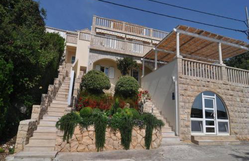 Holiday home Marina- beachfront, sea view and free parking - Photo 2