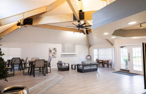 3BR Disney Home with Pool , Arcade and Hot Tub - Photo 35