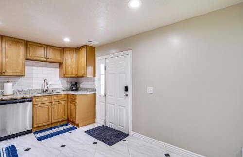 Home Theater and Patio South Jordan Basement Unit - Foto 13