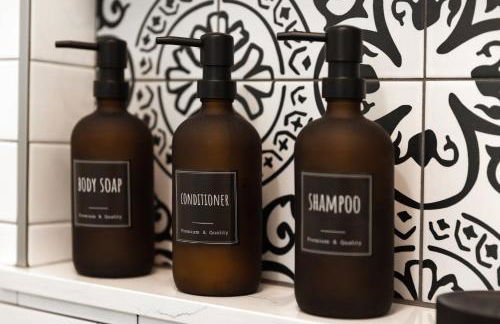 "Glamtainer" One of a kind Romantic Luxe Retreat, 8 Minutes to Emerald Beach, Outdoor Haven - Foto 36