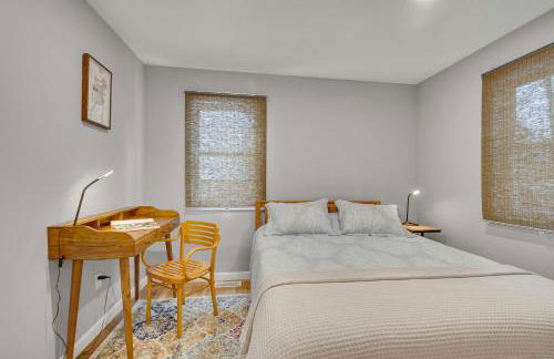 2BR DOG-Friendly Apt in 2-Fam Home - Comfy Retreat - Foto 12