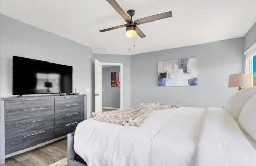 4BR Family Oasis with Gym and BBQ Near Vegas Strip - Photo 11