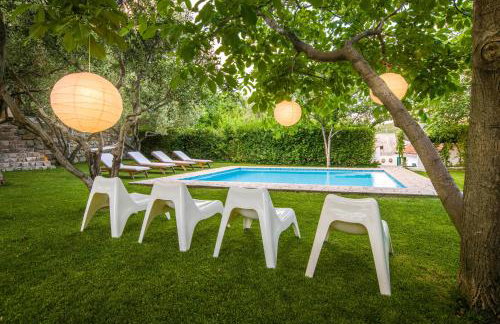 Quiet Villa near Split, Heated Pool, View, Nature - Foto 2