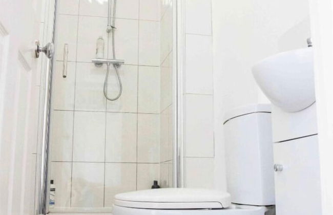 Spacious 4 Bedroom House in Plymouth City Centre - Photo 5