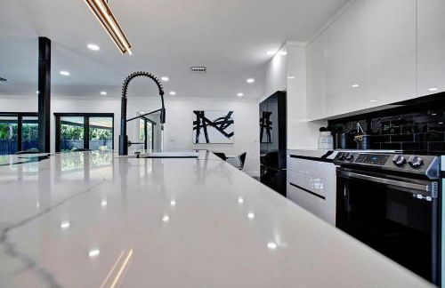 Coral Lane by Rove Travel - Home with Pool & BBQ - Foto 13