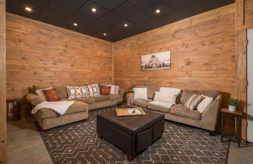 Cabin with amazing long-range mountain views, hot tub, fire pit, EV connection - Foto 45