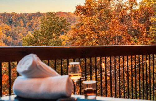 Splashtacular: Indoor Pool~Gorgeous Views~HotTub~GameRoom~Resort - Photo 14