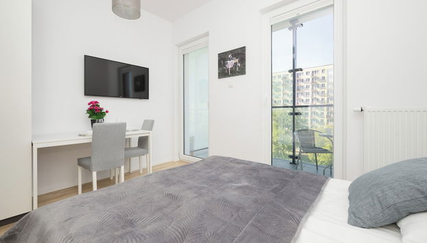 Studio With Balcony Wola by Renters - Foto 5, Habitación