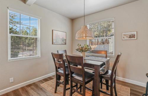 Moonlight Ridge Spacious Townhome 3 miles from Downtown AC Garage Near Snowbowl - Foto 12