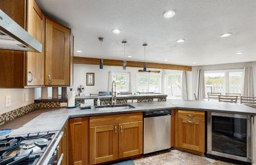 Campbell Lake Escape - Photo 11