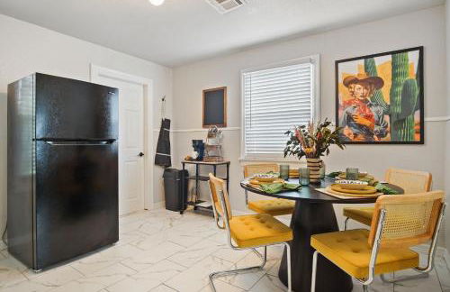 Charming Yellow Door House Steps from OU - Photo 27