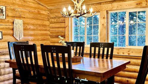 Backwoods Bonanza - Big Cabin With Hot Tub! - Foto 2