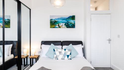 Beach Haven, Steps to Sand, Trails & Shops, Highly Rated 2-Bedroom House Minutes from Mumbles Beach with a Patio - Foto 3