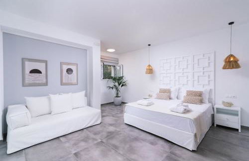 Sea View Luxury Villa White in Blue - Photo 16