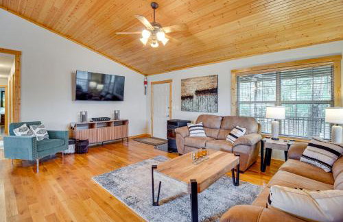 Norfork Lake Access Cabin with Deck and Water View! - Foto 1