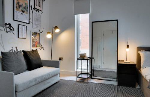 Sleek 4BR Townhouse - Rooftop - Hot Tub - Foto 14