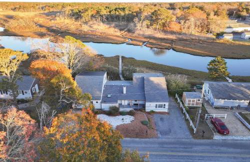 Waterfront Escape HotTub, Pets OK, Pool Table - Foto 8