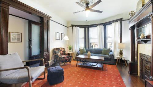 The Vic 3-BR Quick NYC Access & Parking - Foto 2