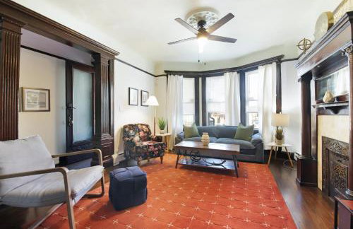 The Vic 3-BR Quick NYC Access & Parking - Foto 2