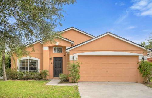 Upstay Lakeside Retreat w Private Pool and Game Room - Foto 10