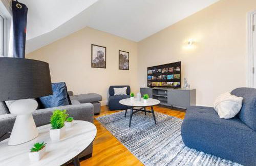 Lovely 4-BR Home In Leyton - Sleeps 14, Near Tube, Arcade, 100inchTV - Foto 47