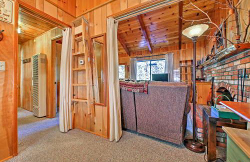 Big Bear Lake Cabin with Deck about 7 Mi to Ski Slopes! - Foto 13