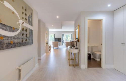 Spectacular 2-Bedroom Apartment with Stunning Retiro Park Views In the Heart of Barrio Salamanca - Photo 6