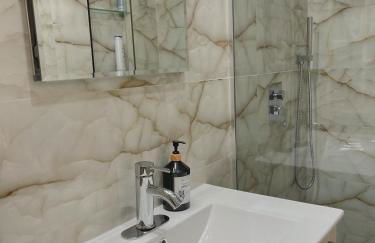 Beautiful Apartment shared with the Host in the Heart of Bushwick - Foto 3