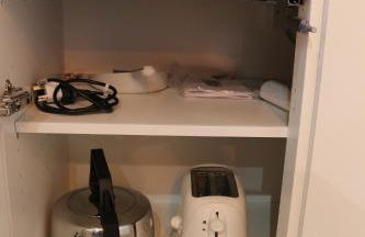 Self Contained, Double Bed Studio, private kitchen, private Bath, Walking distance to Harry Potter - Foto 59