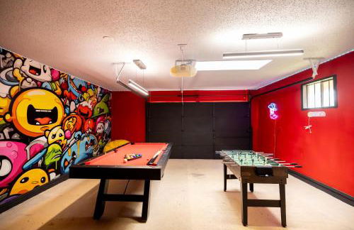 Luxury 4BR Oasis with Pool, Hot Tub & Game Room! - Foto 22