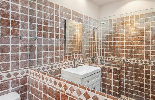 Beautiful 2 Bed Beach Condo #201 - Photo 14