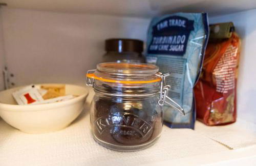 Cali Condo+BBQ+MemoryFoamBeds+12min to Beach - Foto 48