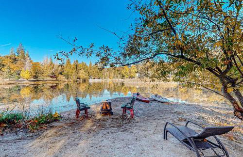 1BR Dog-Friendly Lakefront Cabin with Canoes - Foto 19