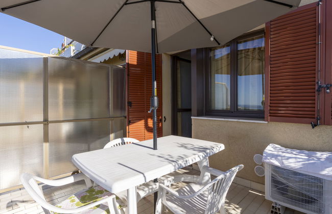 2 bedroom Apartment in Ospedaletti with swimming pool and terrace - Photo 21